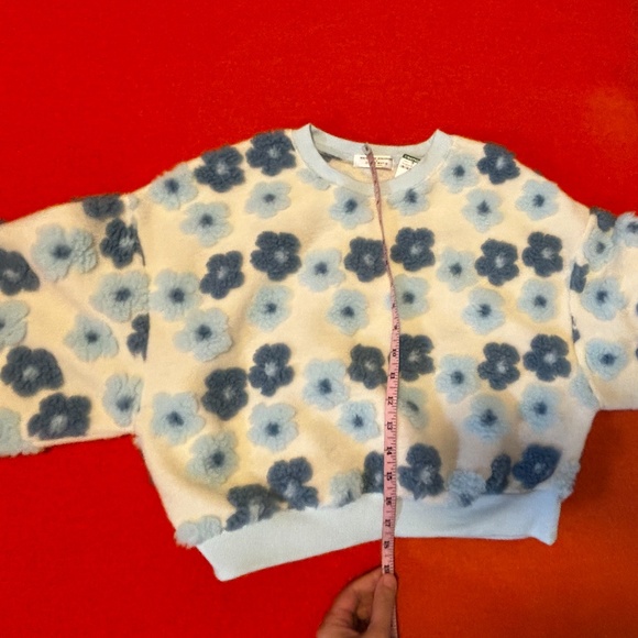 Maison de syndrome x Dress mafia white & blue 3D flowers brushed sweatshirt NWT - Picture 12 of 14